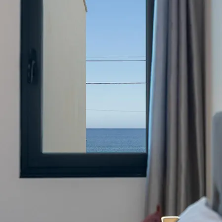 Casa Dos Pescadores By Galmi Paul do Mar (Madeira)